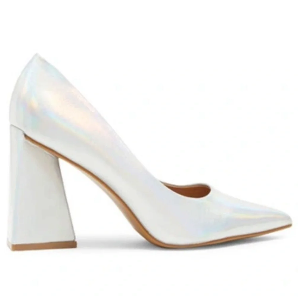 Belize Pump In Silver Iridescent